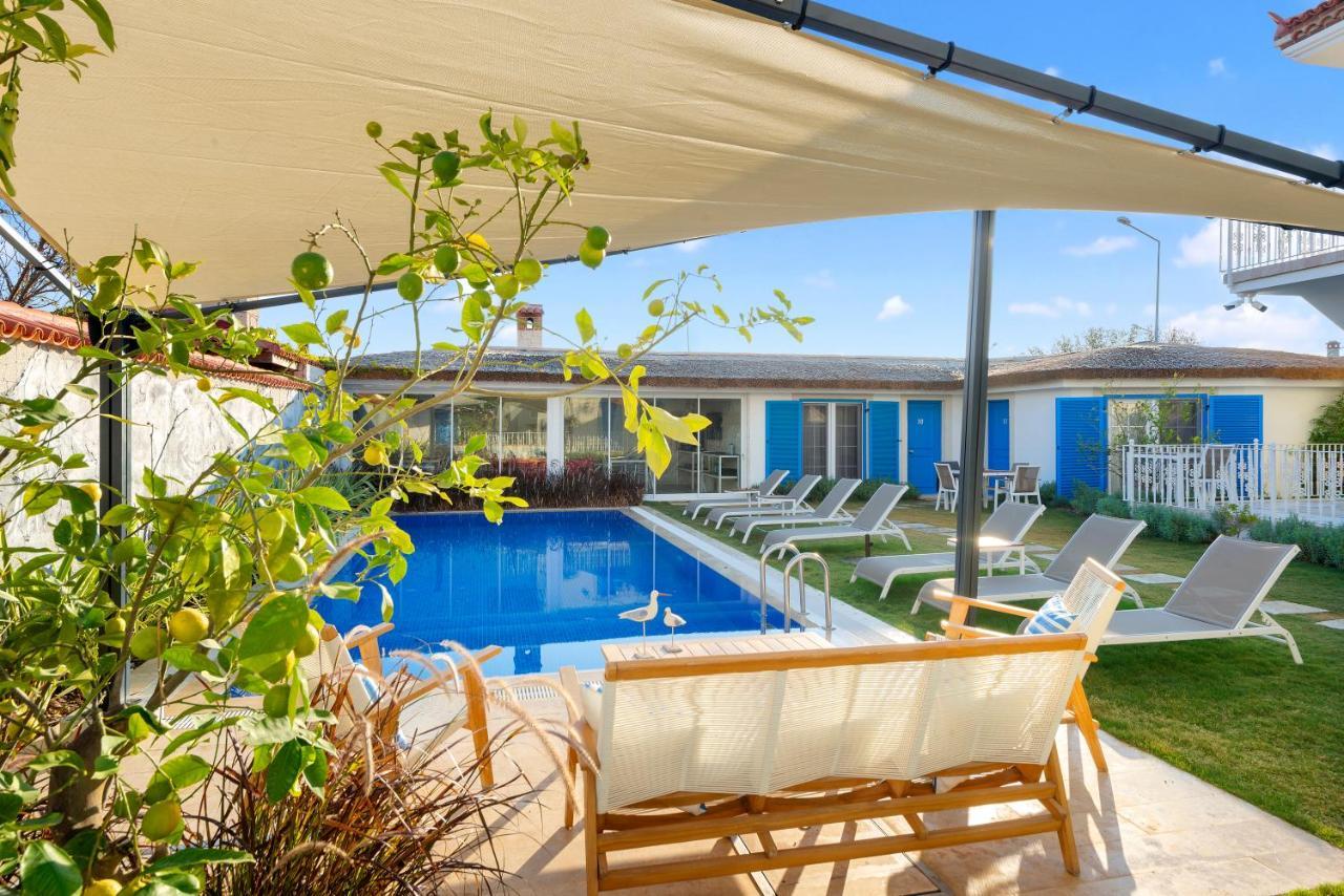 Rhodium Hotel Alacatı Bagian luar foto