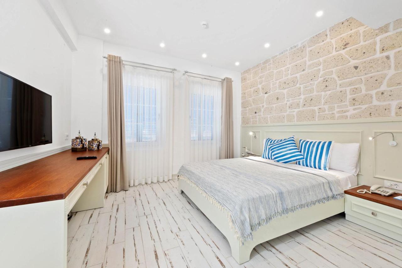 Rhodium Hotel Alacatı Bagian luar foto