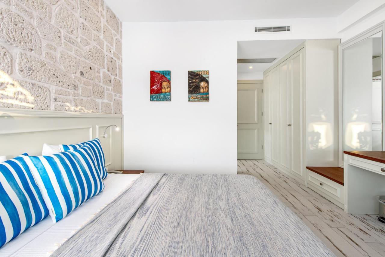 Rhodium Hotel Alacatı Bagian luar foto