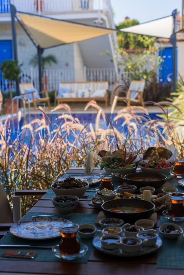 Rhodium Hotel Alacatı Bagian luar foto